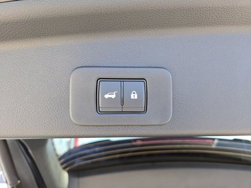 Certified 2025 Nissan Murano SV image 24