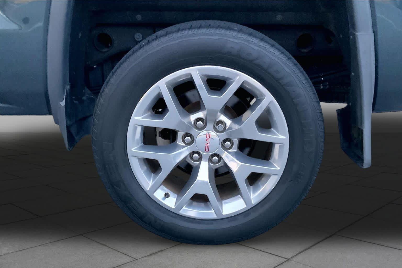 Used 2018 GMC Sierra 1500 SLT AWD/4WD image 11