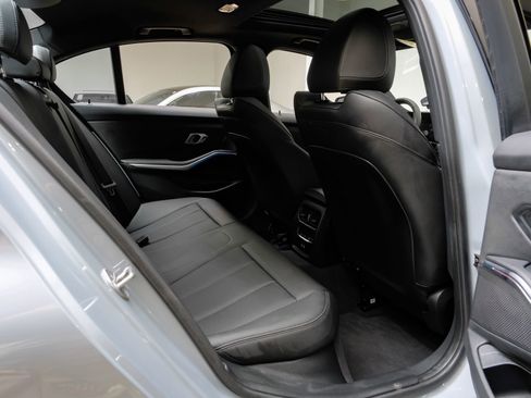 Used 2025 BMW 330i xDrive Sedan w/ M Sport Package AWD/4WD image 38