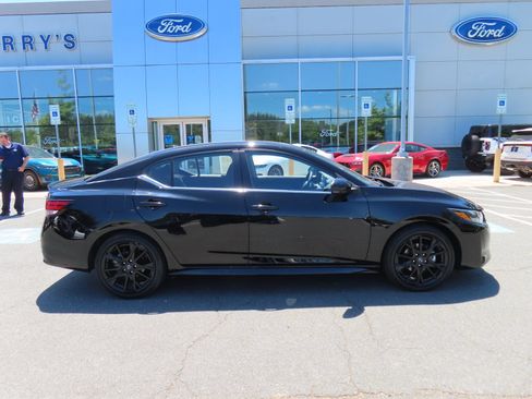 Used 2025 Nissan Sentra SR w/ Midnight Edition FWD image 4