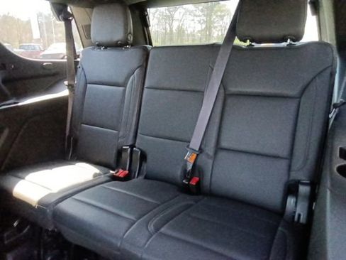 Used 2024 Chevrolet Tahoe Z71 w/ Luxury Package AWD/4WD image 29