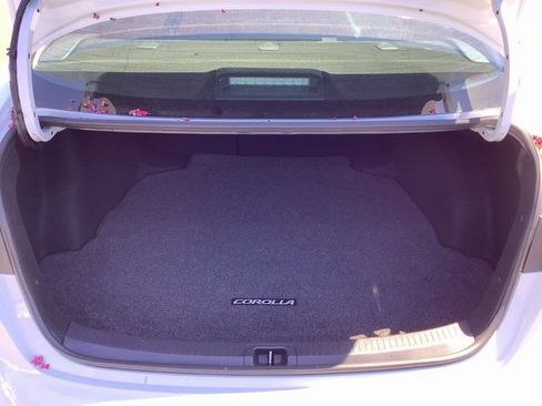 Used 2023 Toyota Corolla LE image 29