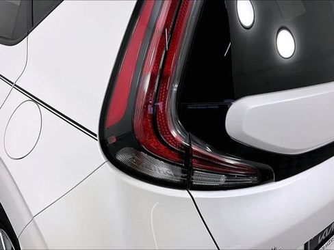 Certified 2024 Kia Soul LX FWD image 22