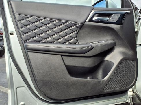 Used 2022 Mitsubishi Outlander SEL image 18