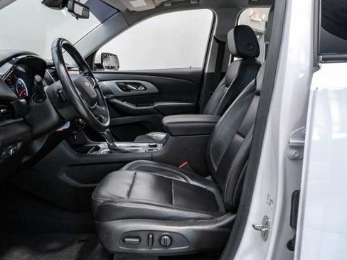 Used 2019 Chevrolet Traverse RS w/ LPO, Floor Liner Package FWD image 6
