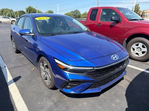 Used 2024 Hyundai Elantra Limited FWD image 4