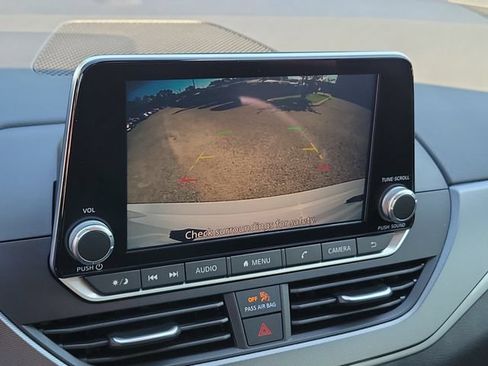Used 2024 Nissan Altima 2.5 SR FWD image 30