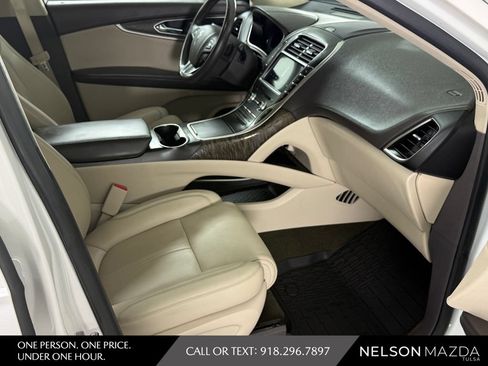 Used 2018 Lincoln MKX Reserve w/ Driver Assistance Package FWD image 44