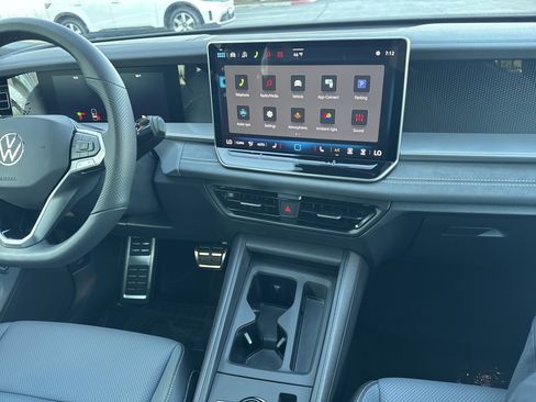 New 2026 Volkswagen Tiguan SE R-Line FWD image 24