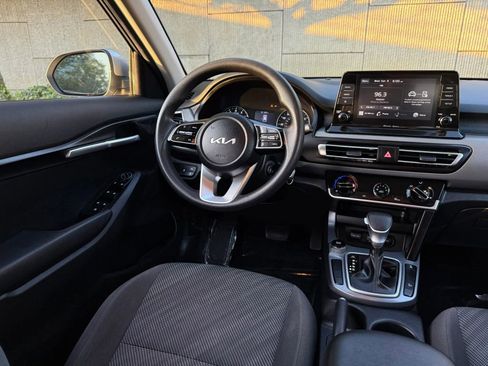 Used 2022 Kia Seltos LX AWD/4WD image 20