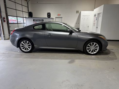 Used 2012 INFINITI G37 x Coupe w/ Premium Pkg image 2