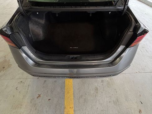 Used 2025 Nissan Altima 2.5 SV image 32