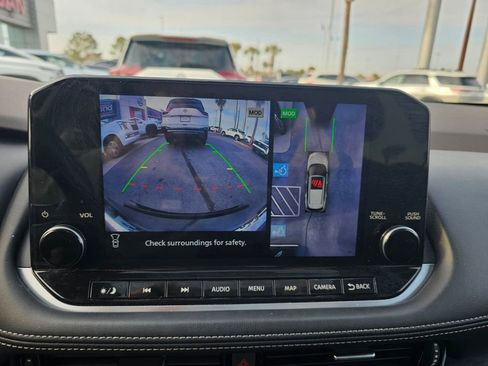 Used 2023 Nissan Rogue Platinum image 26