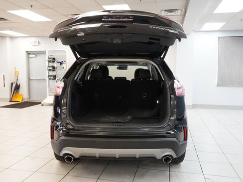 Used 2019 Ford Edge Titanium w/ Cold Weather Package AWD/4WD image 10