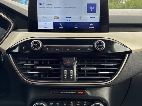 Used 2021 Ford Escape SEL image 17