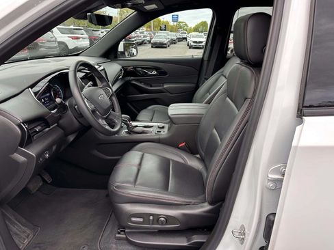 Used 2023 Chevrolet Traverse RS AWD/4WD image 11