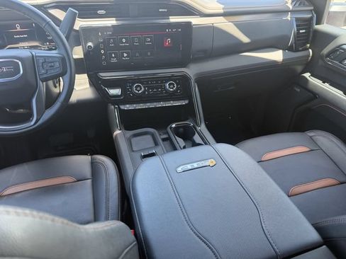 Used 2024 GMC Sierra 2500 AT4 w/ AT4 Premium Plus Package AWD/4WD image 18