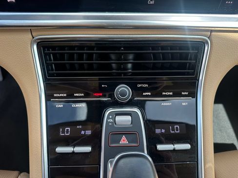 Certified 2023 Porsche Panamera 4 Platinum Edition AWD/4WD image 25