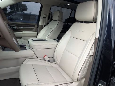 Used 2024 GMC Yukon Denali AWD/4WD image 24