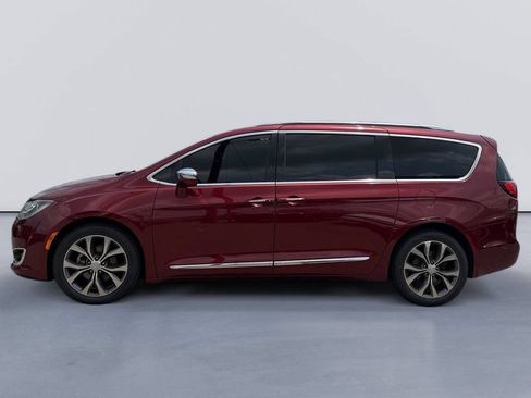 Used 2017 Chrysler Pacifica Limited FWD image 6