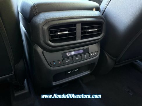 Certified 2025 Honda Pilot EX-L image 11