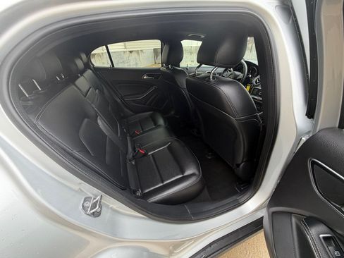 Used 2020 Mercedes-Benz GLA 250 4MATIC image 16