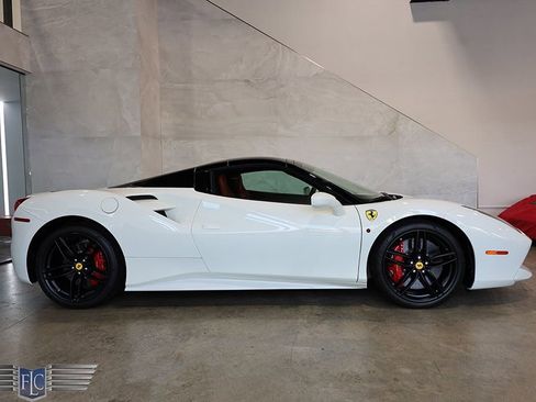 Used 2018 Ferrari 488 Spider RWD image 55