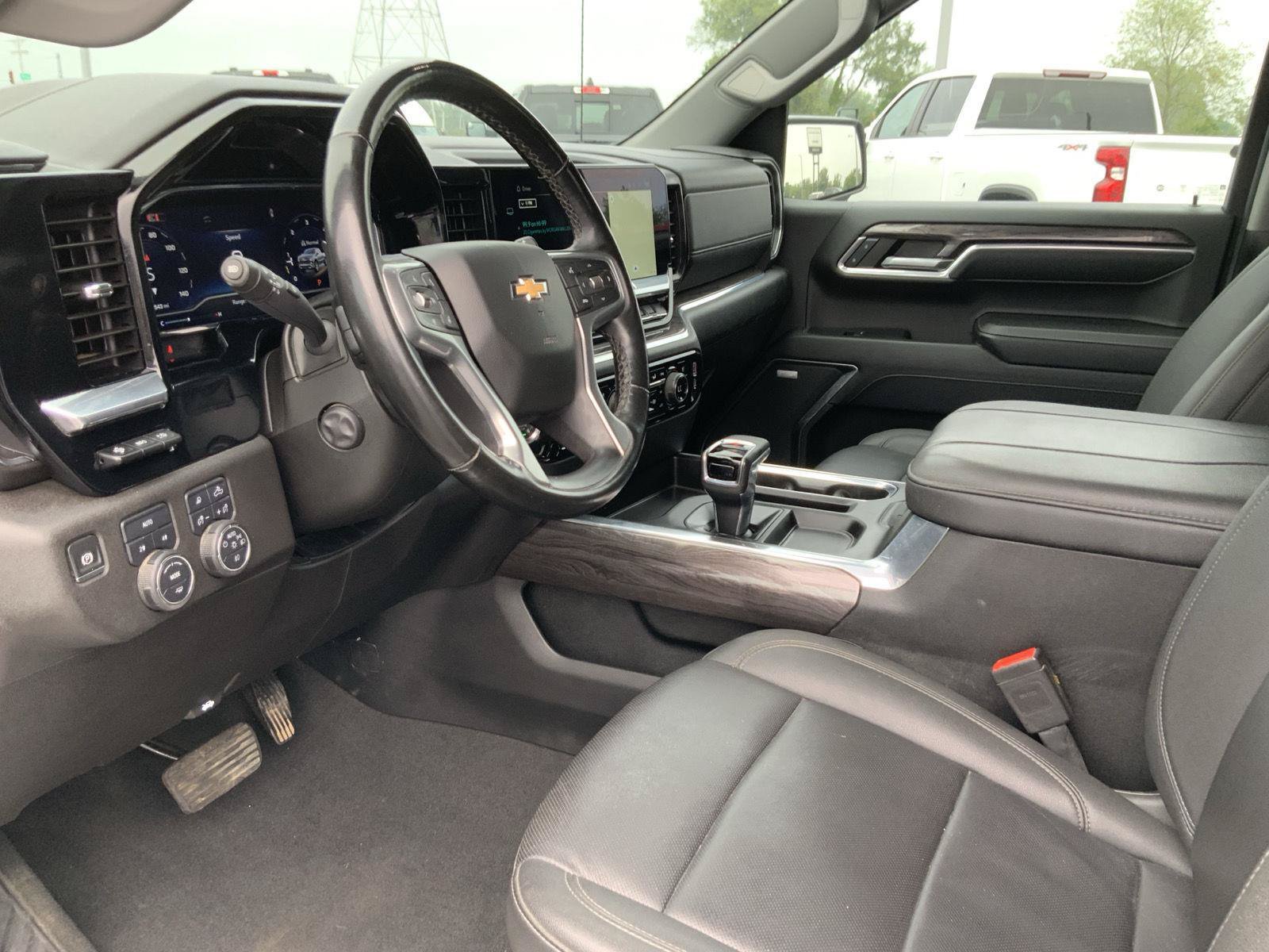 Used 2024 Chevrolet Silverado 1500 LTZ w/ LTZ Premium Package AWD/4WD image 21