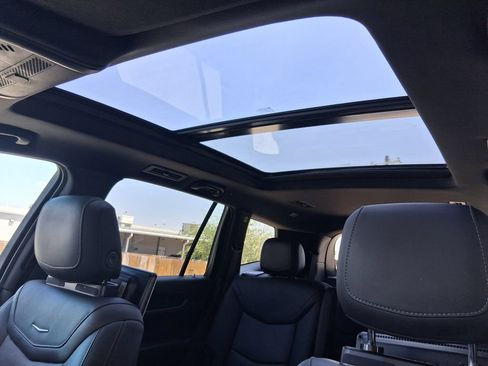 Used 2022 Cadillac XT6 Premium Luxury FWD image 22