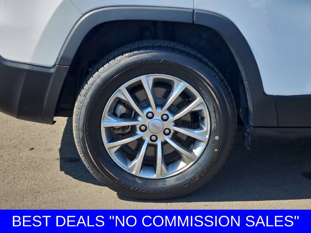 Used 2021 Jeep Cherokee Latitude Lux w/ Comfort/Convenience Group AWD/4WD image 37