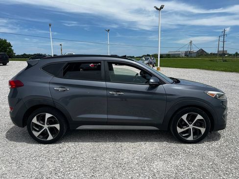 Used 2018 Hyundai Tucson Limited w/ Ultimate Package 02 FWD image 2