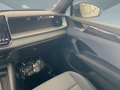 New 2026 Volkswagen Tiguan SE R-Line AWD/4WD image 28