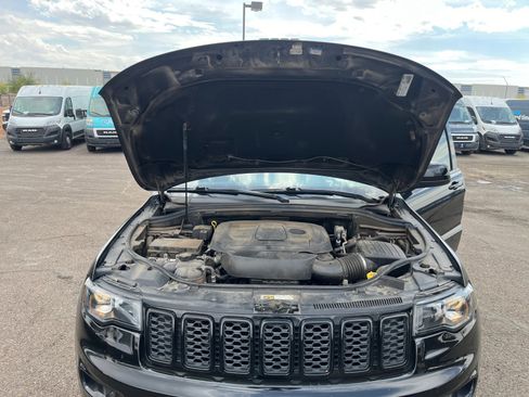 Used 2019 Jeep Grand Cherokee Laredo image 34