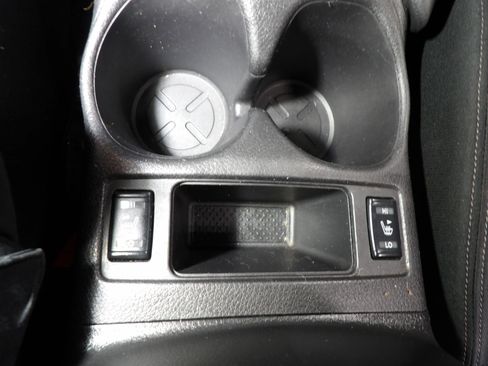 Used 2019 Nissan Rogue SV w/ Premium Package AWD/4WD image 14