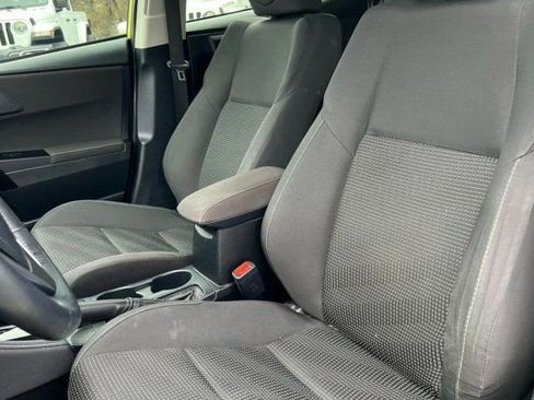 Used 2018 Toyota Corolla iM image 15