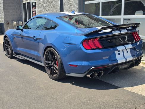 Used 2021 Ford Mustang Shelby GT500 w/ Technology Package RWD image 4