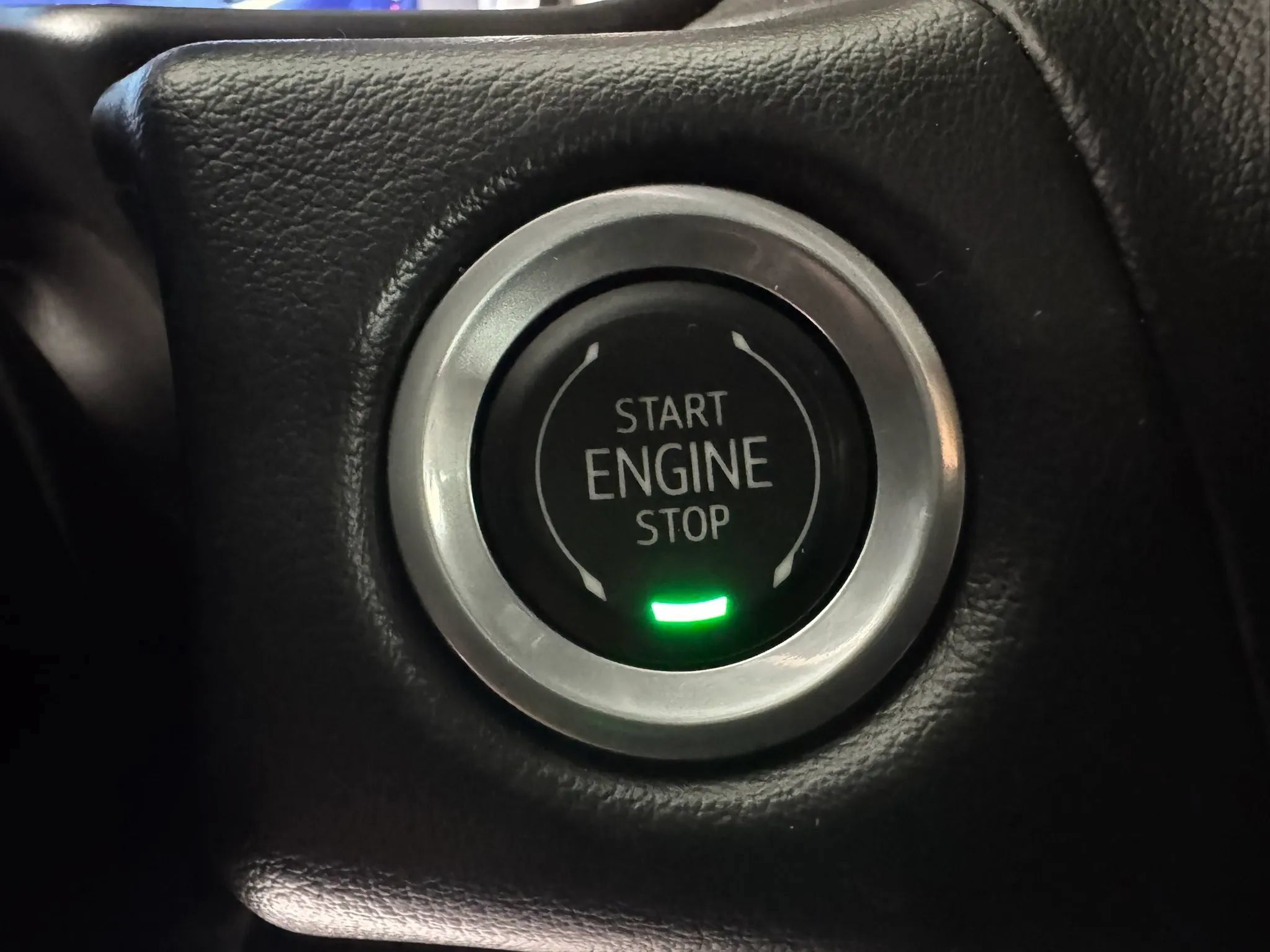 Used 2023 Chevrolet Suburban Premier AWD/4WD image 17