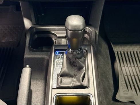 Used 2017 Toyota Tacoma TRD Sport w/ Tow Package image 15