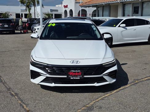 Used 2024 Hyundai Elantra Limited FWD image 2
