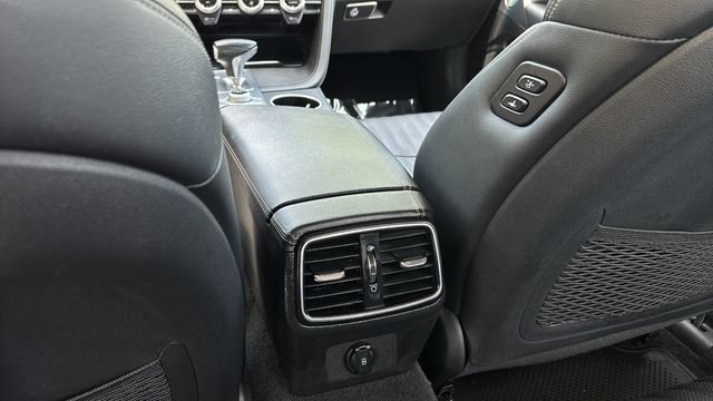 Used 2021 Genesis G70 3.3T RWD image 21