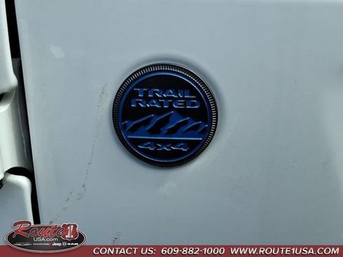 Used 2024 Jeep Wrangler Unlimited AWD/4WD image 12