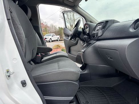 Used 2017 Nissan NV200 SV image 33