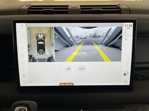 Used 2025 Land Rover Defender 110 X-Dynamic SE image 41