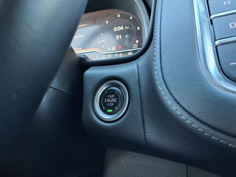 Used 2024 GMC Yukon XL SLE image 32