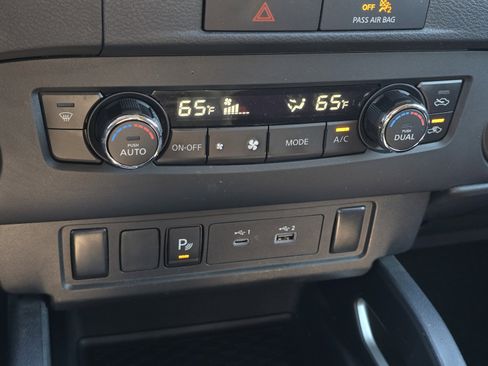 Certified 2022 Nissan Frontier SV w/ Technology Package image 21