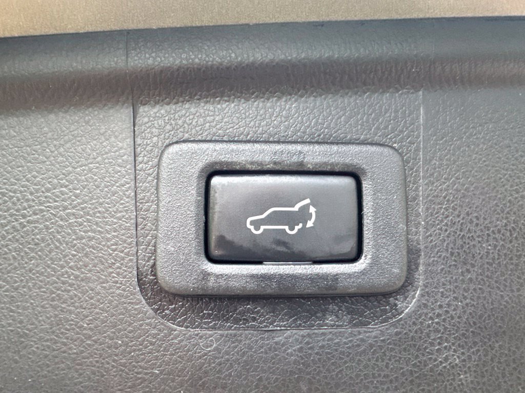 Used 2017 Subaru Outback 3.6R Touring AWD/4WD image 47