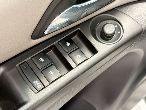 Used 2013 Chevrolet Cruze LS FWD image 15