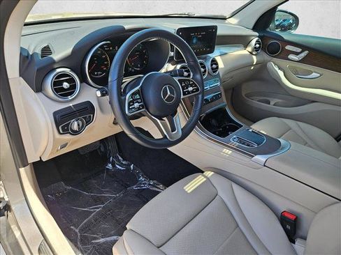 Used 2023 Mercedes-Benz GLC 300 4MATIC Coupe image 10