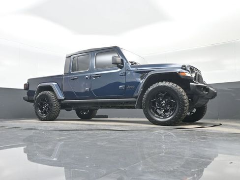 Used 2025 Jeep Gladiator Sport AWD/4WD image 32