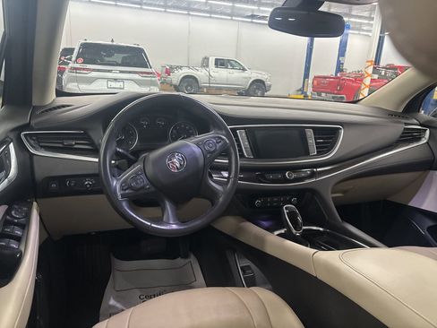 Used 2021 Buick Enclave Essence image 10